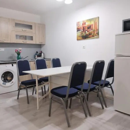 Private With Parking And Pool