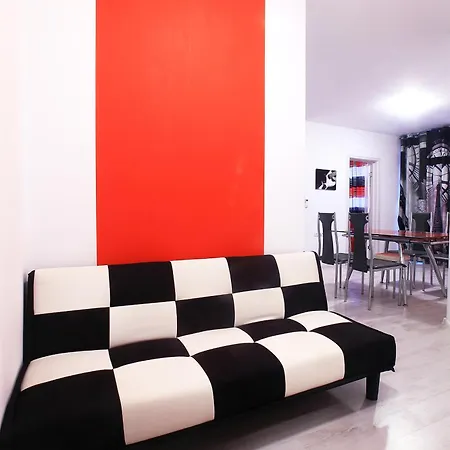 Private With Parking And Pool 아파트 발치크