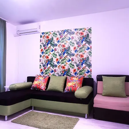 Private With Parking And Pool Baltsjik