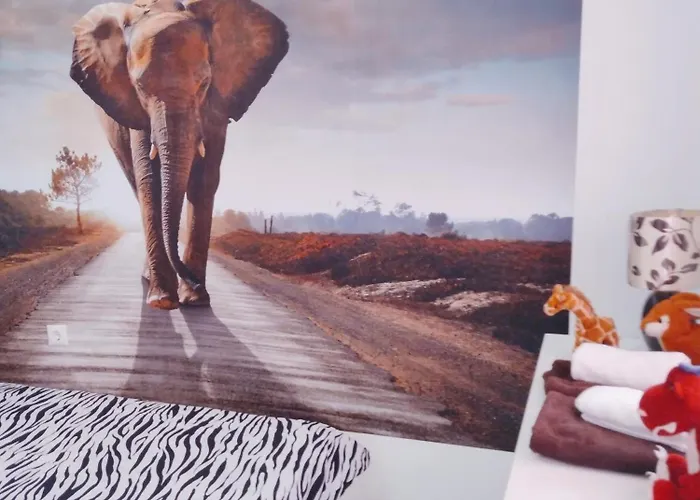 Private With Parking And Pool Lägenhet