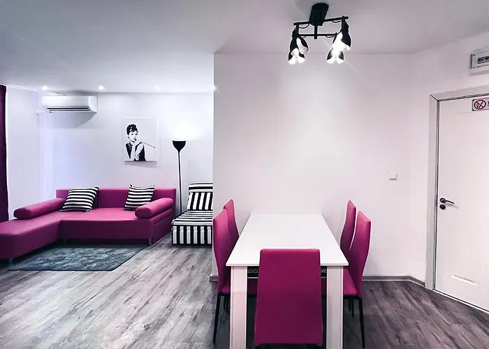 Private With Parking And Pool * Baltjik