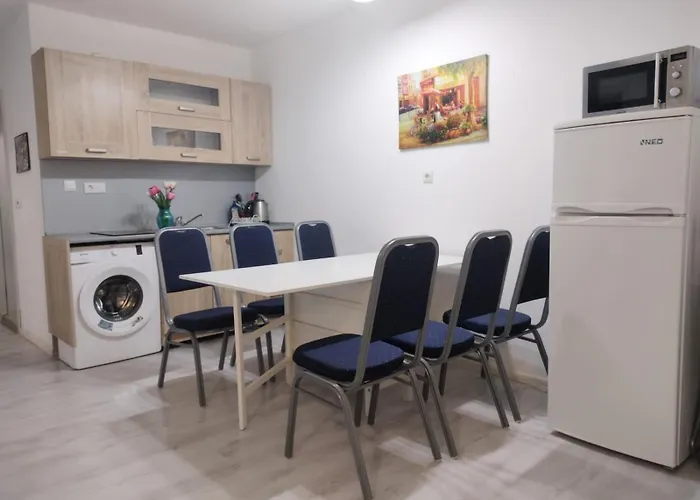 Private With Parking And Pool