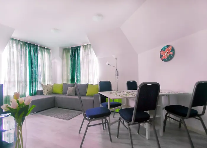 Private With Parking And Pool *