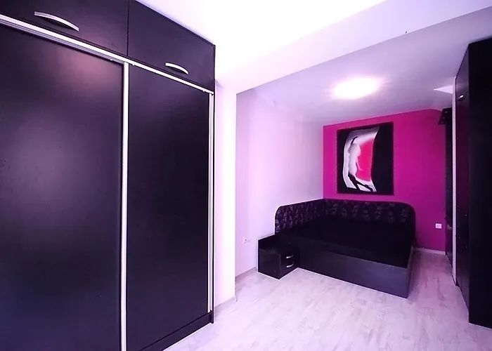 Lägenhet Private With Parking And Pool *