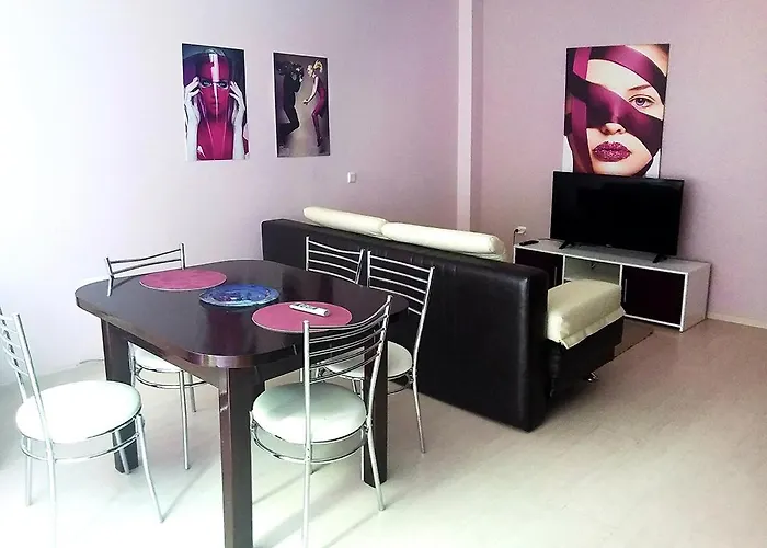 Lägenhet Private With Parking And Pool Baltjik