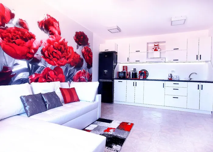 Private With Parking And Pool *