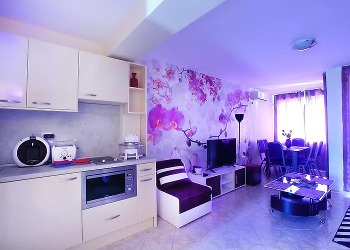 Private With Parking And Pool Baltjik