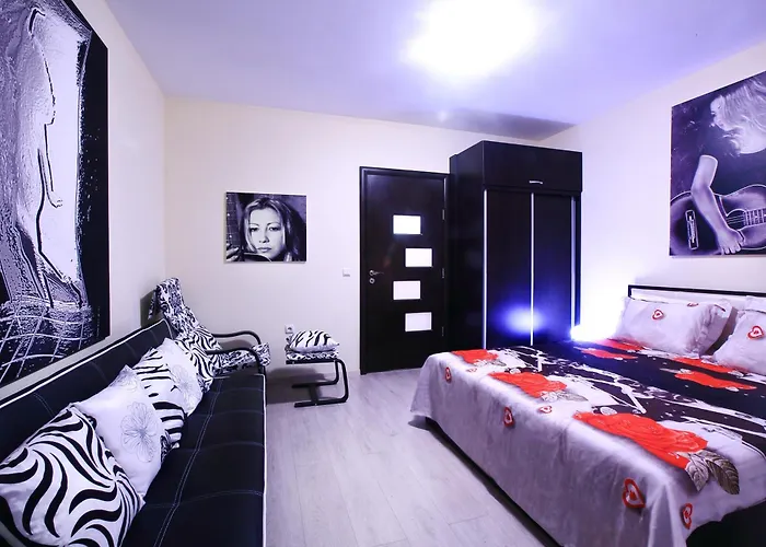 Private With Parking And Pool Lägenhet Baltjik