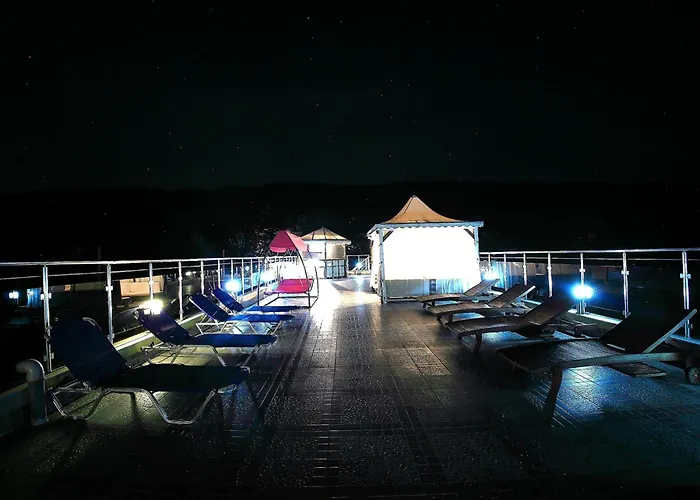 Lägenhet Private With Parking And Pool Baltjik