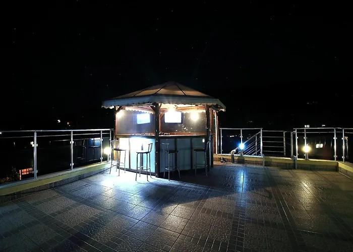 Private With Parking And Pool Baltjik