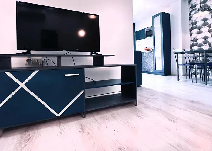 Lägenhet Private With Parking And Pool Baltjik