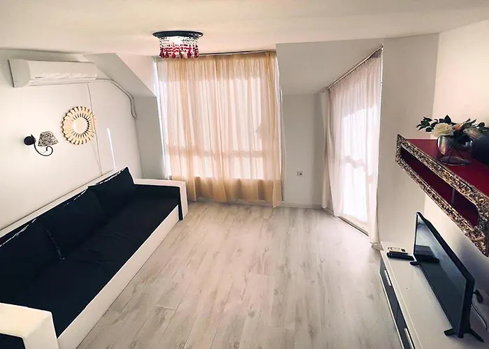 Private With Parking And Pool Lägenhet *