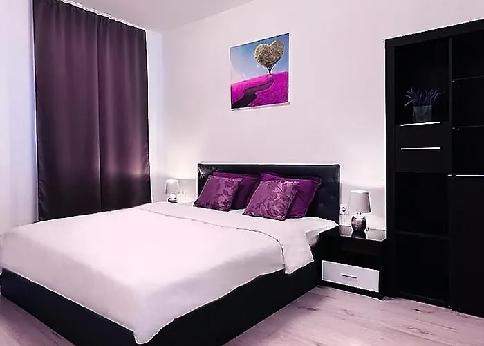 Private With Parking And Pool Lägenhet *