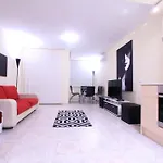Private With Parking And Pool Baltjik
