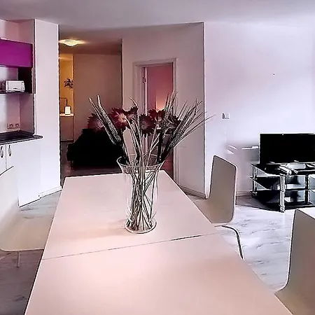 Private With Parking And Pool Apartment *