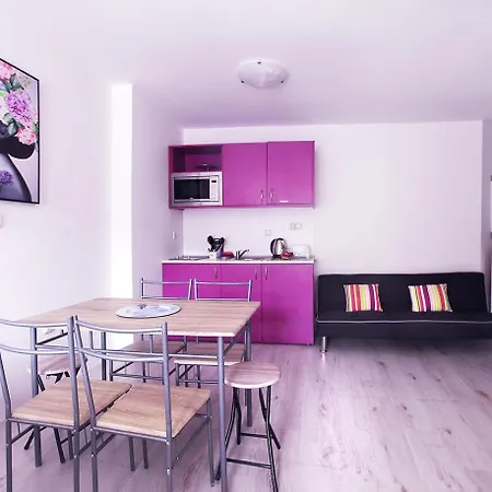 Apartment Private With Parking And Pool *