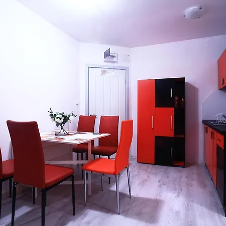 Apartment Private With Parking And Pool Balchik
