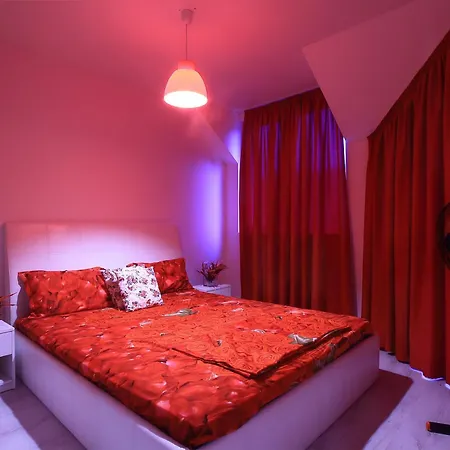Private With Parking And Pool Апартамент *