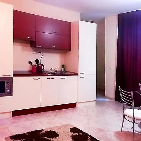 Apartment Private With Parking And Pool *