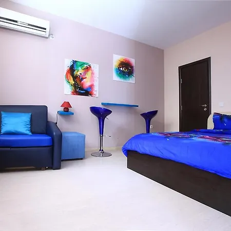 Private With Parking And Pool דירה בלצ'יק