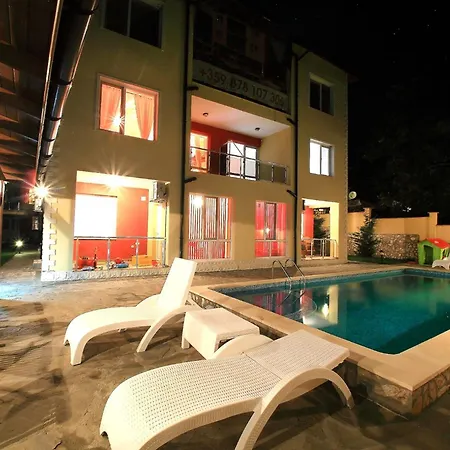 Private With Parking And Pool Apartment Balchik