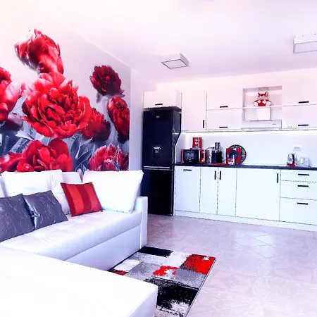 Private With Parking And Pool *