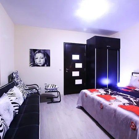 Private With Parking And Pool Apartment Balchik