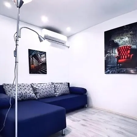 Private With Parking And Pool Apartament