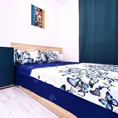 Private With Parking And Pool Apartament
