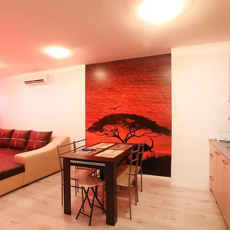 Private With Parking And Pool Apartament
