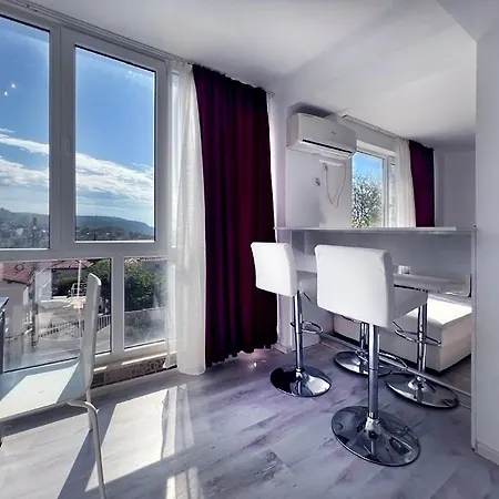 Private With Parking And Pool Apartament