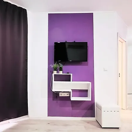 Apartament Private With Parking And Pool Bałczik