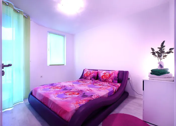 Private With Parking And Pool