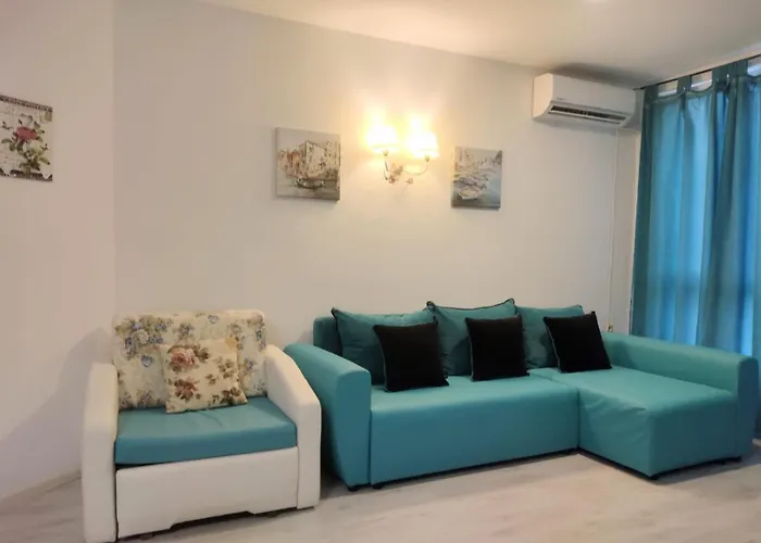 Private With Parking And Pool *