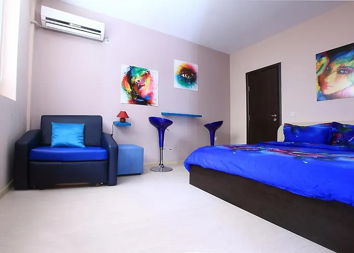 Private With Parking And Pool Appartement Balchik