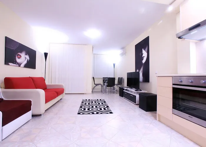 Private With Parking And Pool Balčik